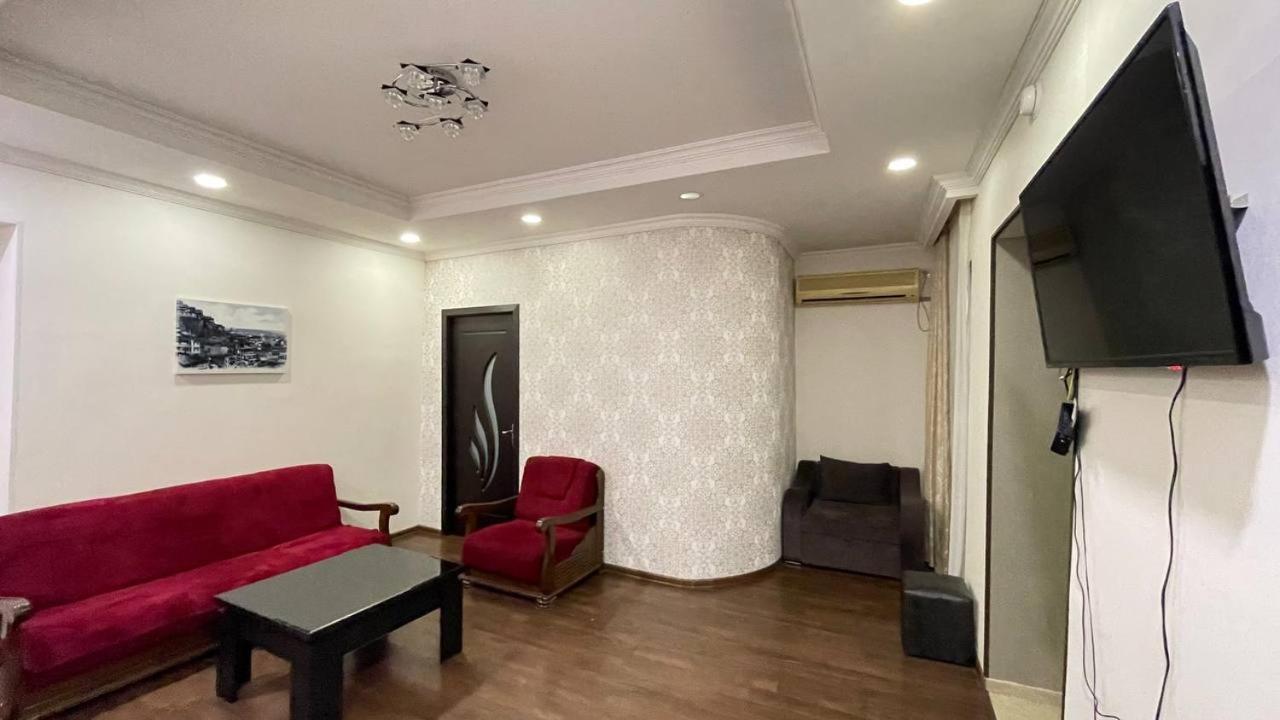 Elegant Modern Apartment Tbilisi Bagian luar foto